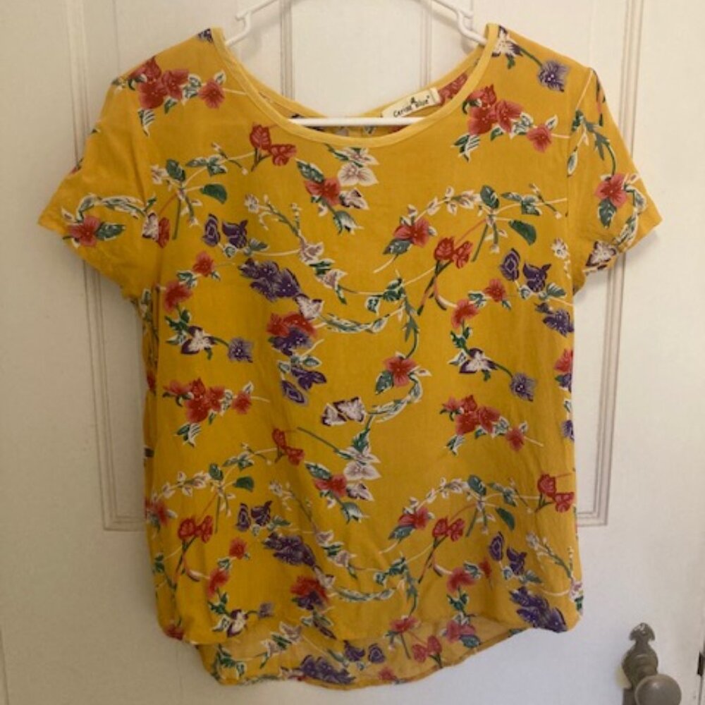 French Boutique Lightweight Women's Yellow Floral T-Shirt Blouse